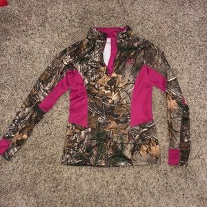 Real tree camo and pink top size small